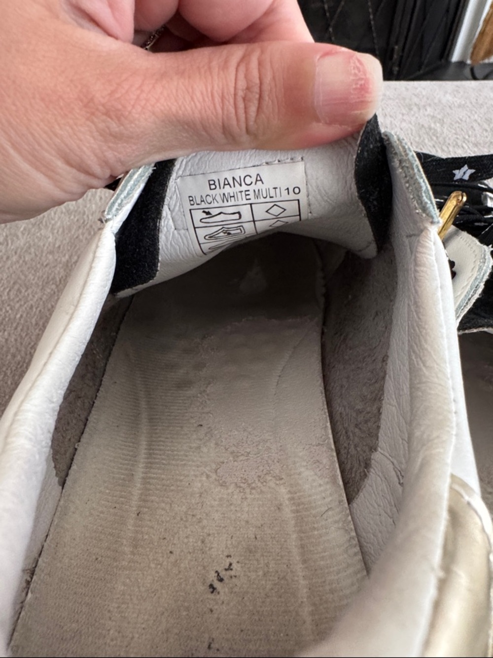Vintage Havana Bianca White Sneakers with Black Star and Gold Heel - Picture 5 of 9
